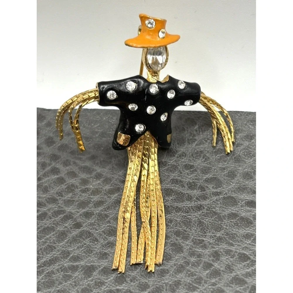 ANTIQUE UNSIGNED PAULINE RADER SCARECROW BROOCH PIN CRYSTAL RHINESTONE ENAMEL